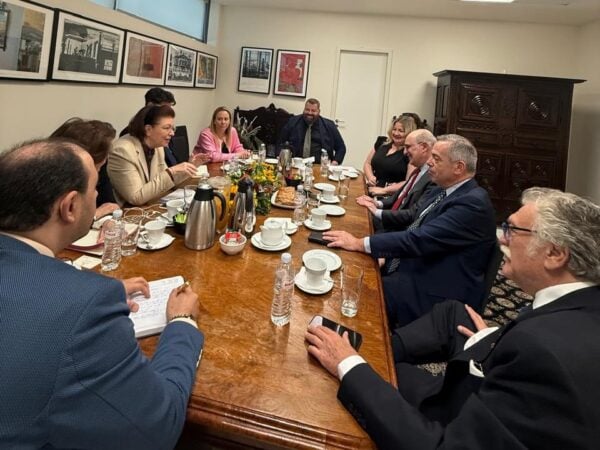 Μενδώνη: Συνάντηση με την ηγεσία του Παγκοσμίου Οργανισμού Εβραϊκών Αποκαταστάσεων