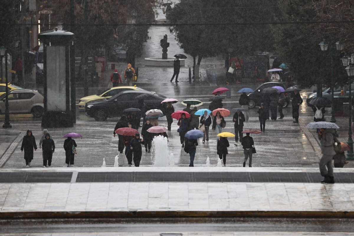 Καιρός: Αλλαγή σκηνικού την Πρωτομαγιά με «βουτιά» της θερμοκρασίας και βροχές – Αναλυτική πρόγνωση