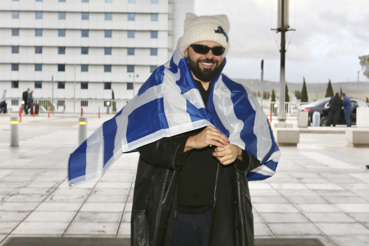 Eurovision 2026: Αναχωρεί ο Akylas για την Βιέννη – «Σας παίρνω όλους μαζί μου σε αυτό το ταξίδι»