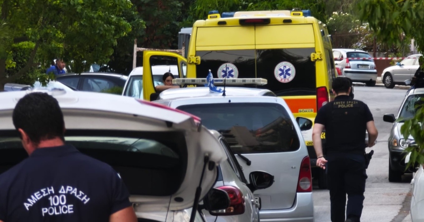 Νέα Σμύρνη: Άνδρας και γυναίκα βρέθηκαν νεκροί από πυροβολισμούς σε είσοδο πολυκατοικίας