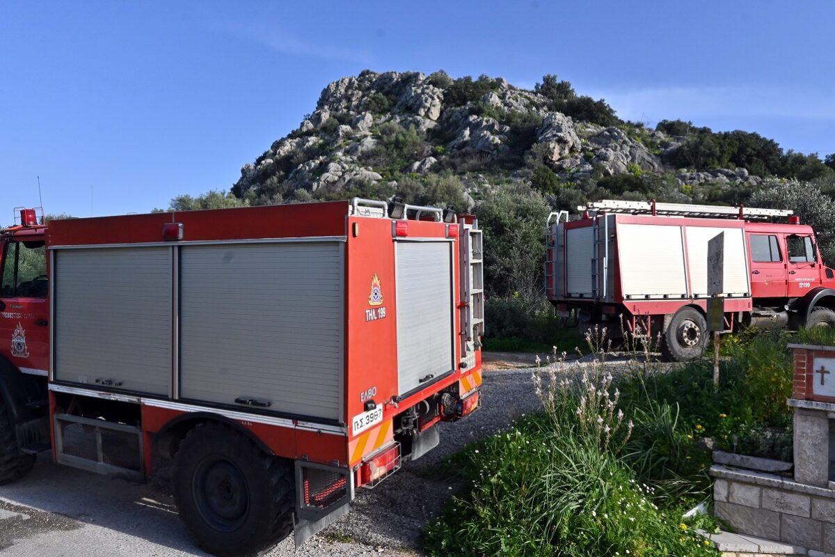 Ξυλόκαστρο: Χειροπέδες σε 58χρονο για φωτιά από αμέλεια – Προκλήθηκαν σπινθήρες από βραχυκύκλωμα σε φωτοβολταϊκό πάρκο