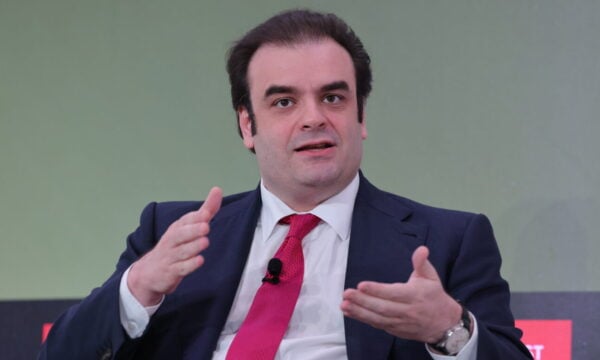 Πιερρακάκης: Τι κερδίζει η Ελλάδα από την πρόωρη αποπληρωμή χρέους